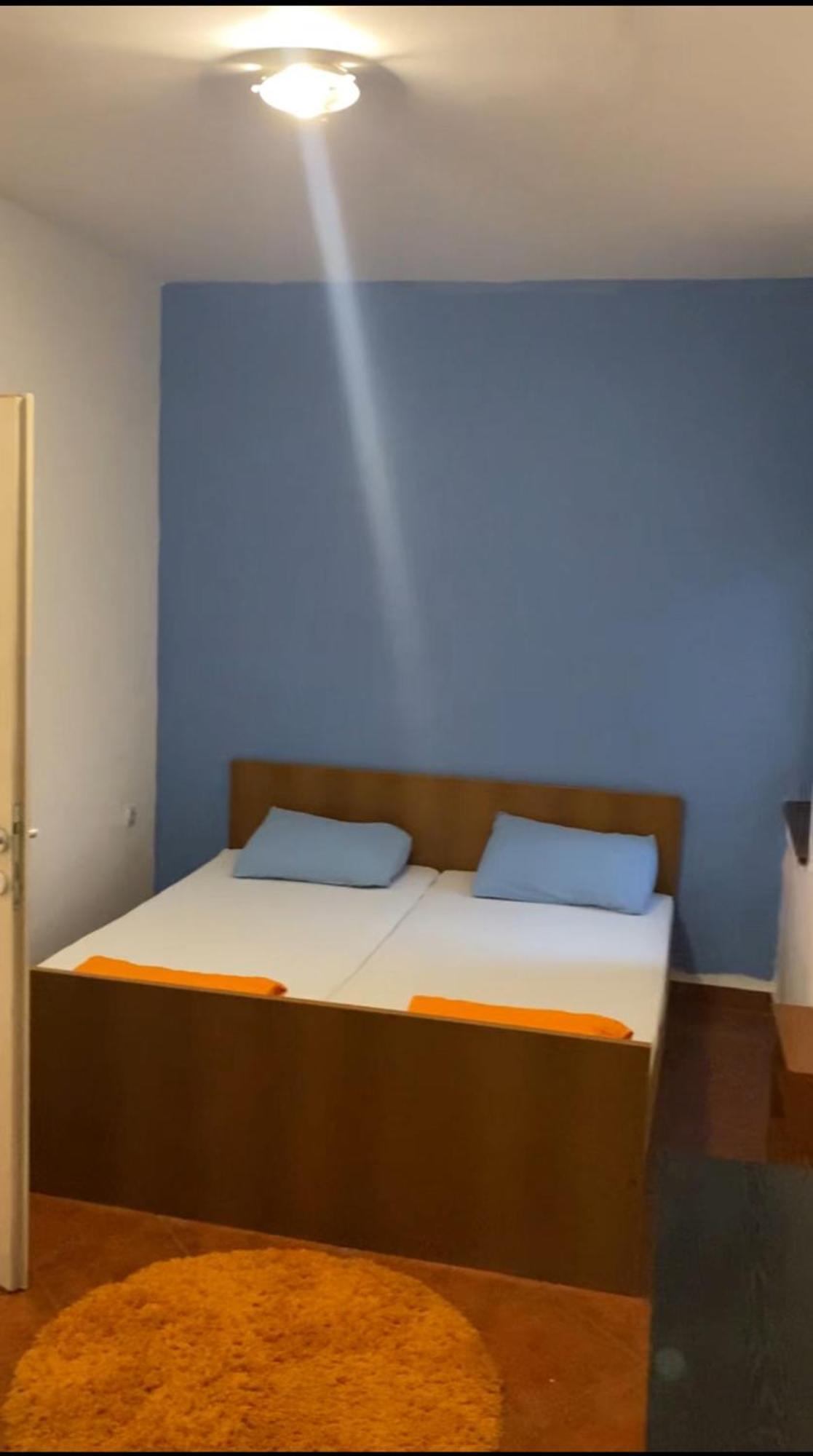 Blue Orange Hostel Скоп'є Екстер'єр фото
